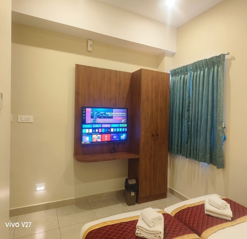 Deluxe Room - Photo 9