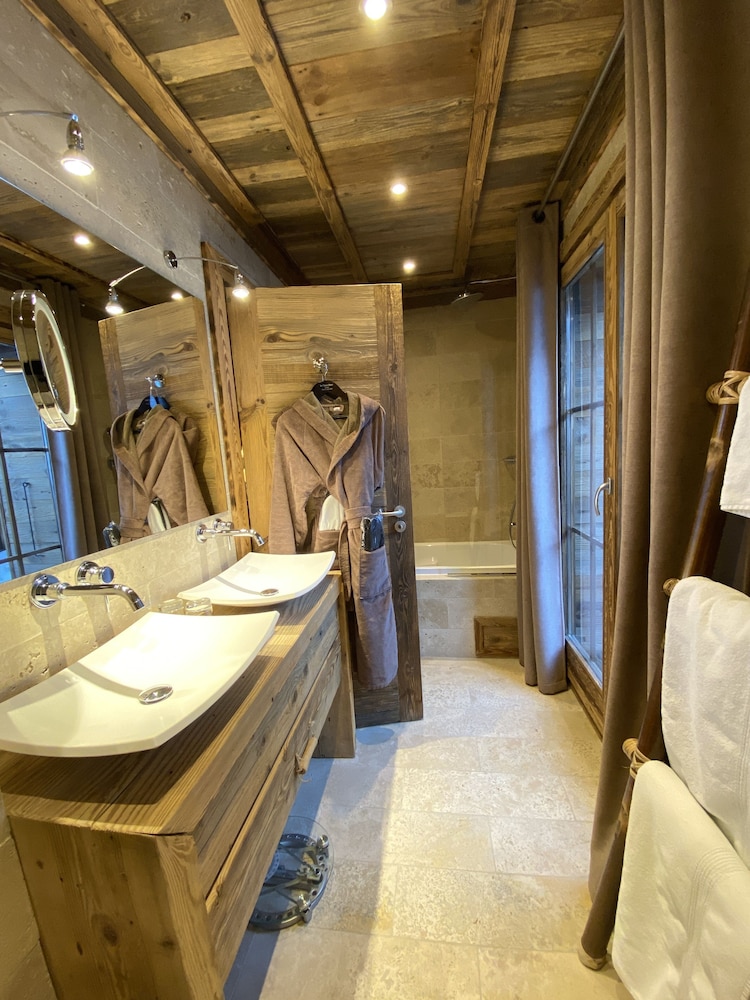 Luxury Suite photo 1