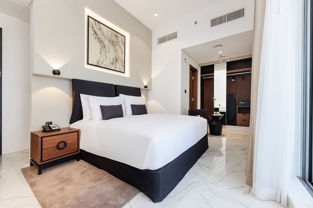 Standard Room, 1 King Bed photo 2