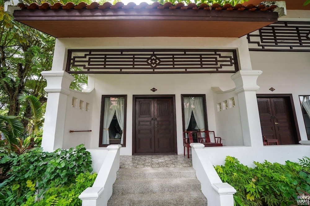 Deluxe Bungalow Sino King Room - Photo 6