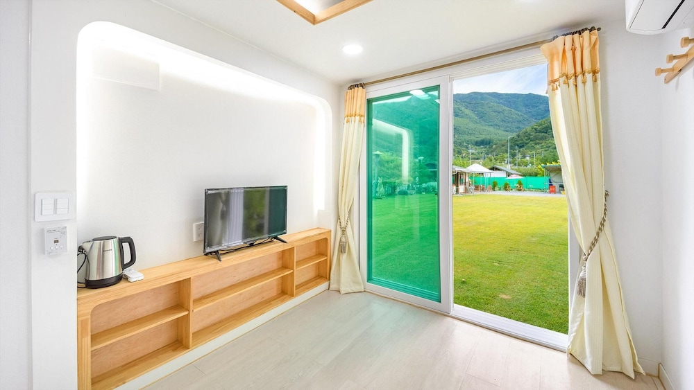 Basic Room, 1 Bedroom (Kyubeuhome byeolchae) photo 2