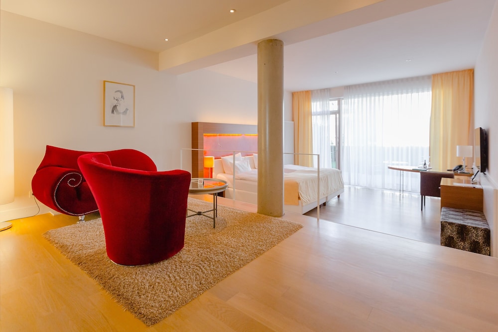 Superior Suite, Patio - Photo 8