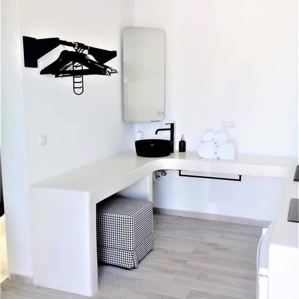 Deluxe Studio