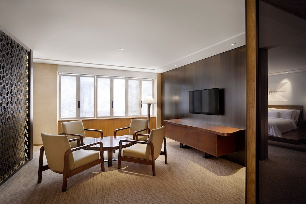 Club Suite, 1 King Bed, City View photo 1