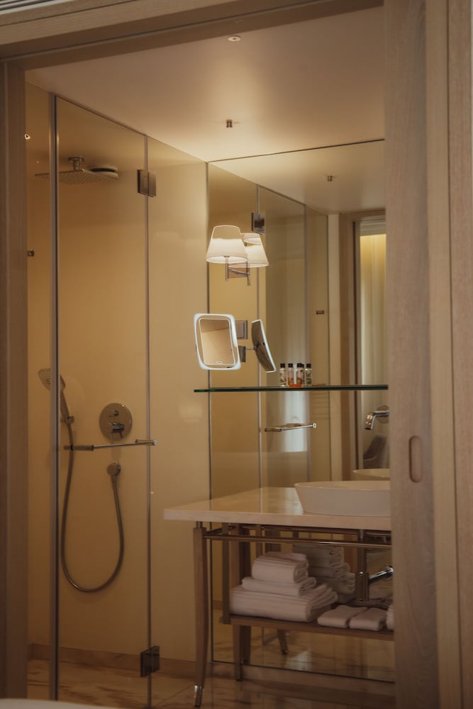 Deluxe Double or Twin Room - Photo 4
