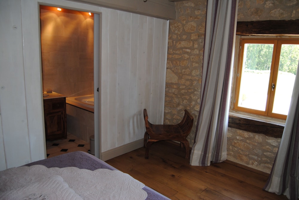 Comfort Double Room, 1 Bedroom, Bathtub, Garden Area photo 3