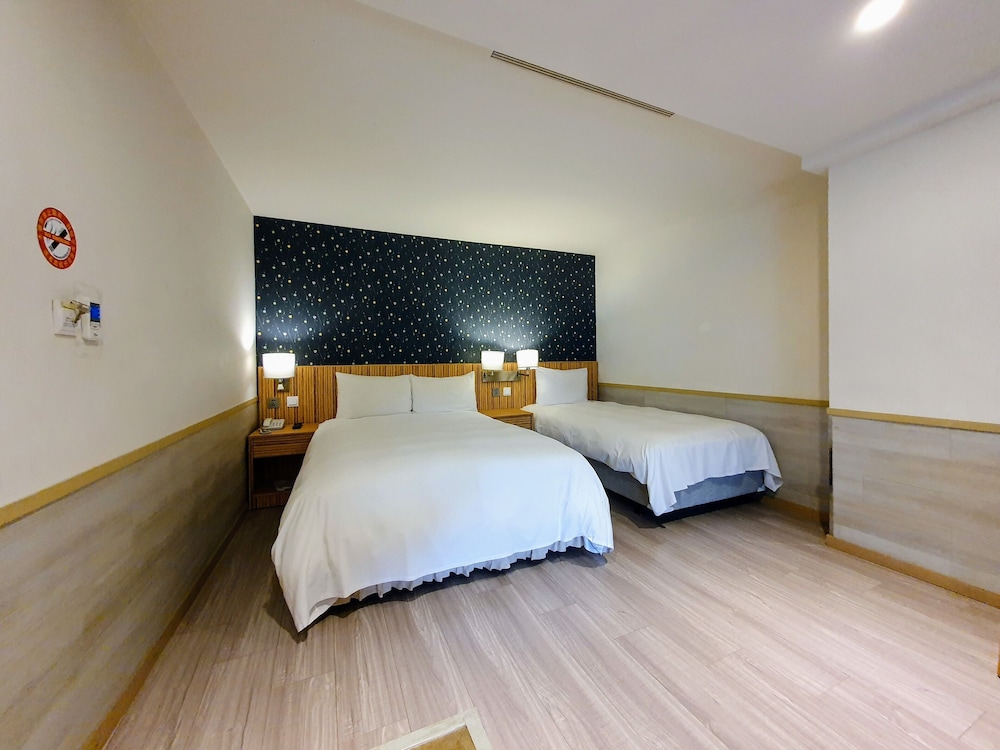 Five Persons Room photo 2