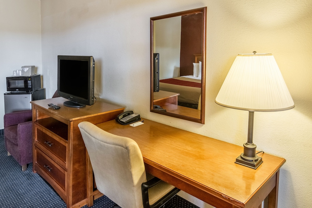 Room, 2 Double Beds, Non Smoking - Photo 3
