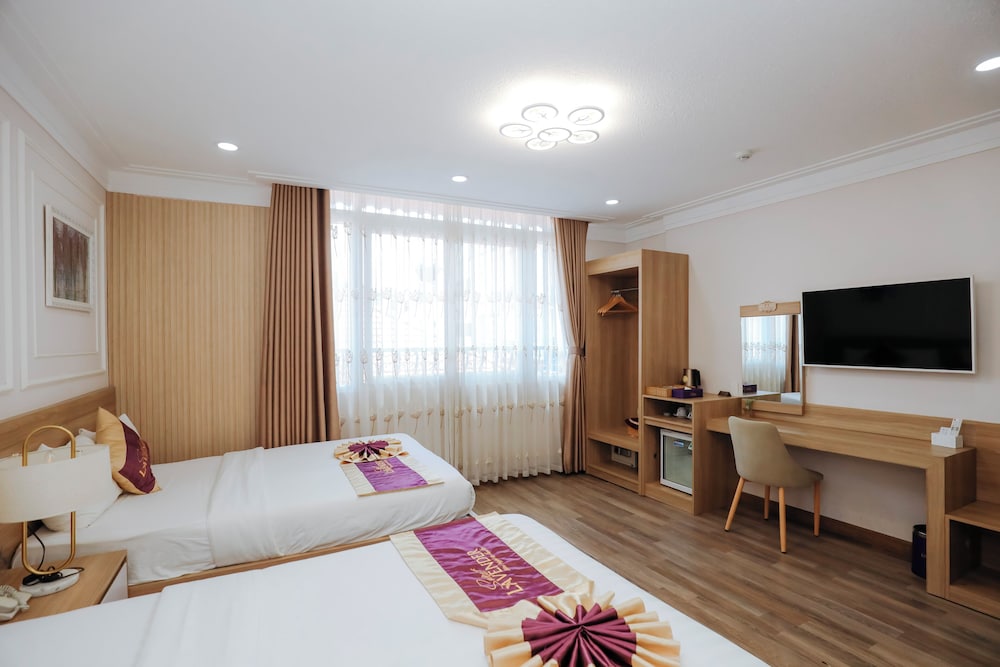 Family Quadruple Room, City View