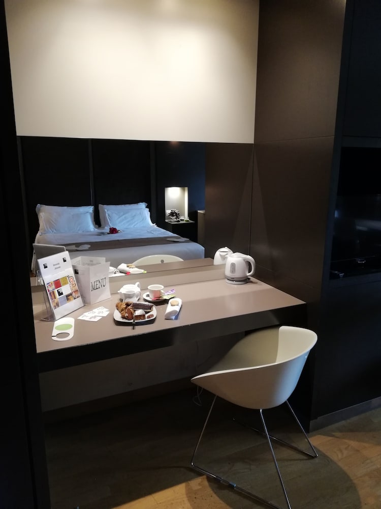 Triple Room, Annex Building