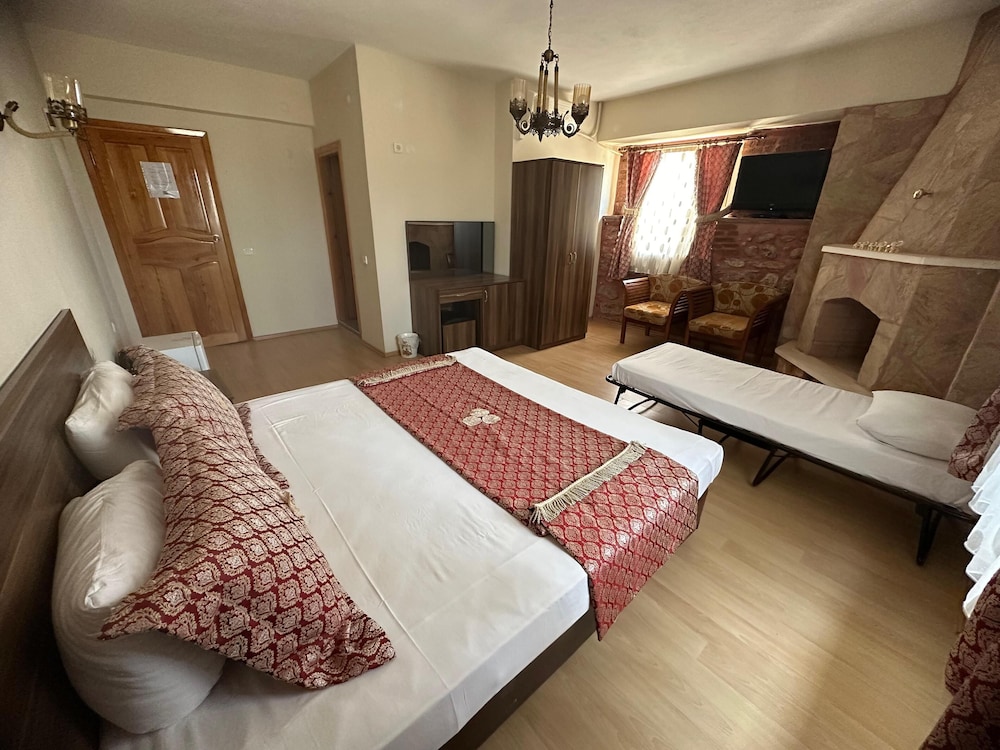 Deluxe Double Room, Jetted Tub photo 1