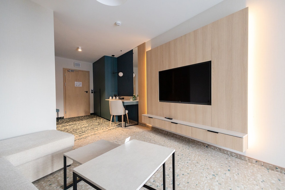 Family Room photo 3