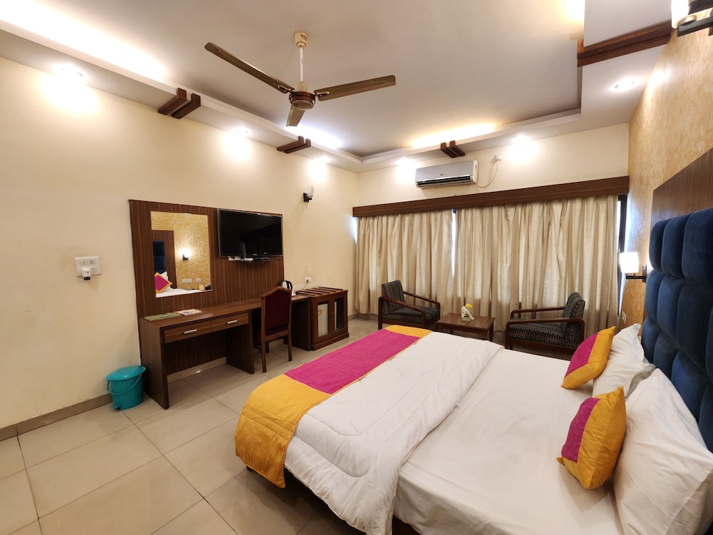 Standard Room, 1 King Bed photo 1