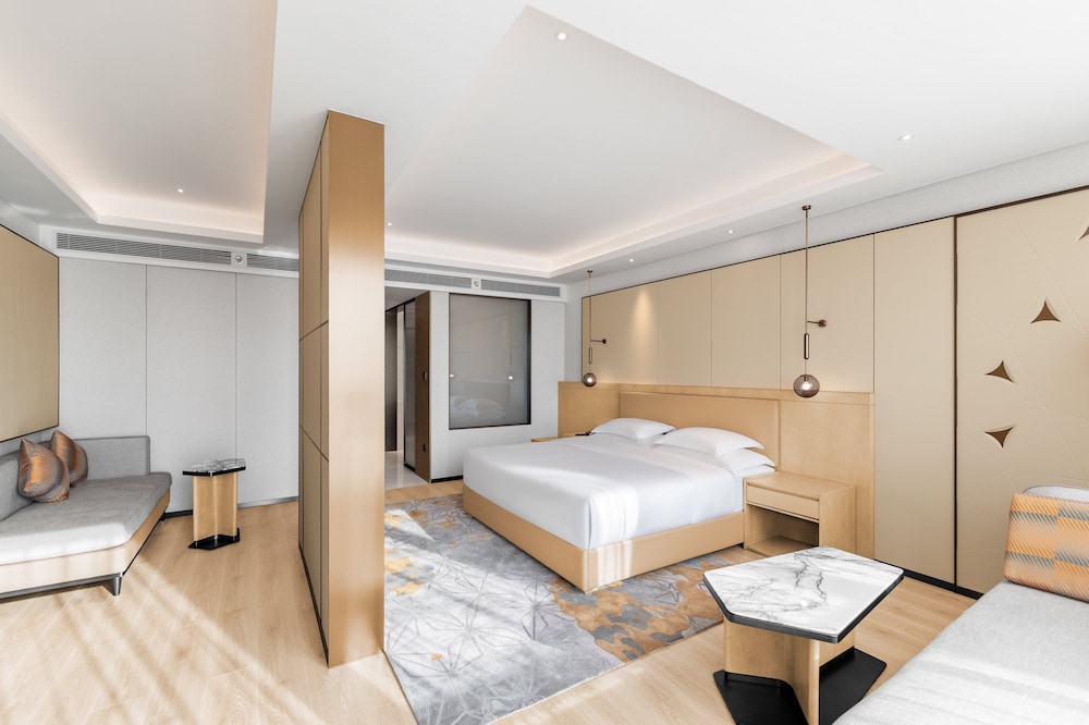 Junior Suite, 1 King Bed - Photo 2