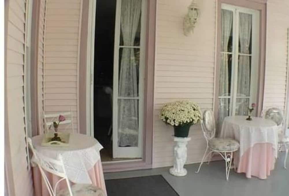 Deluxe Cottage, 1 Bedroom, Private Bathroom photo 3
