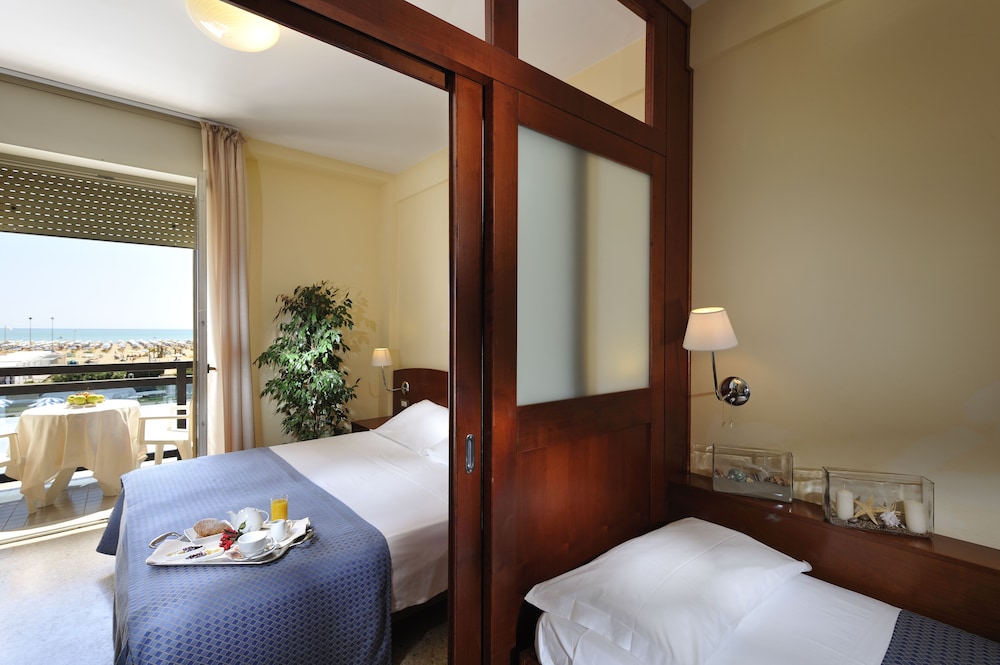 Family Quadruple Room, Sea View