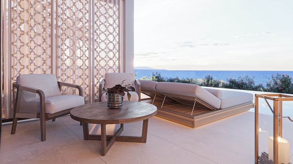 Family Bungalow (Waterfront Sharing Pool 2+2)