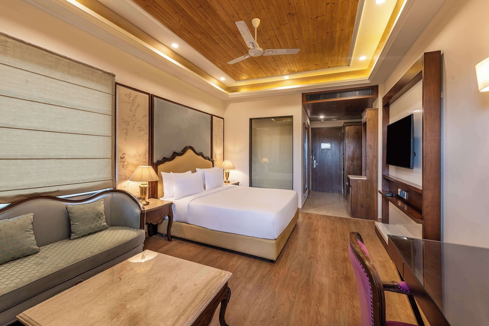 Executive Room, Valley View