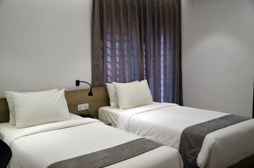 Deluxe Twin Room - Photo 2