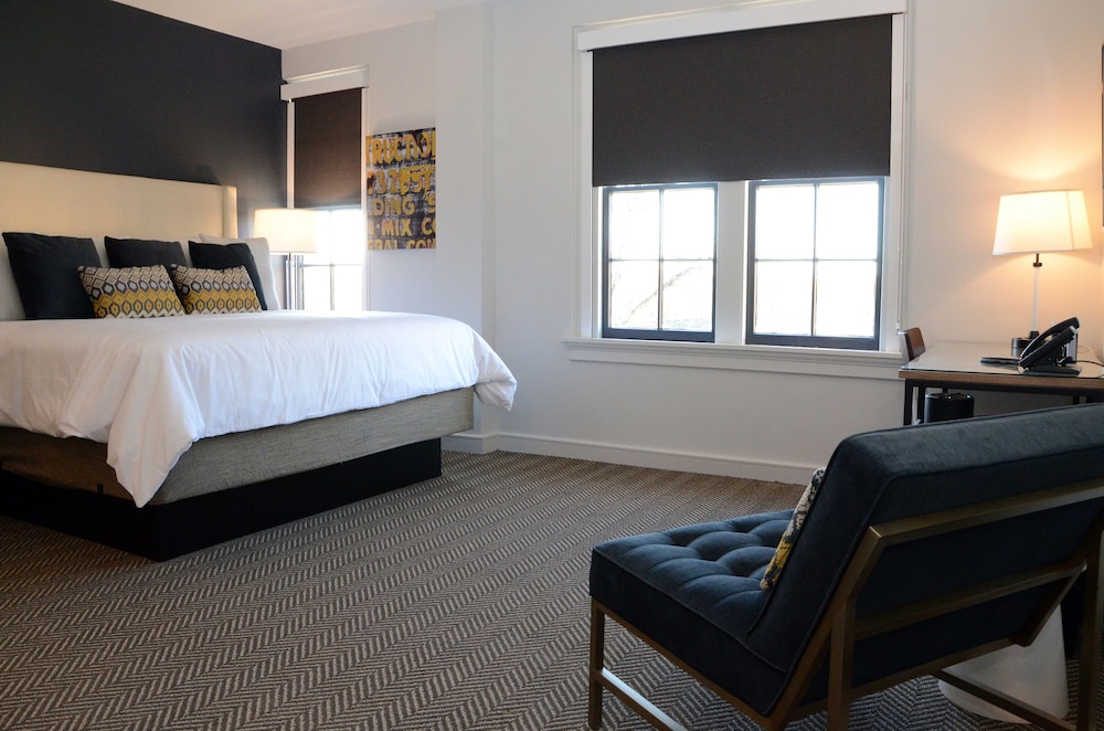 Room, 1 King Bed photo 2