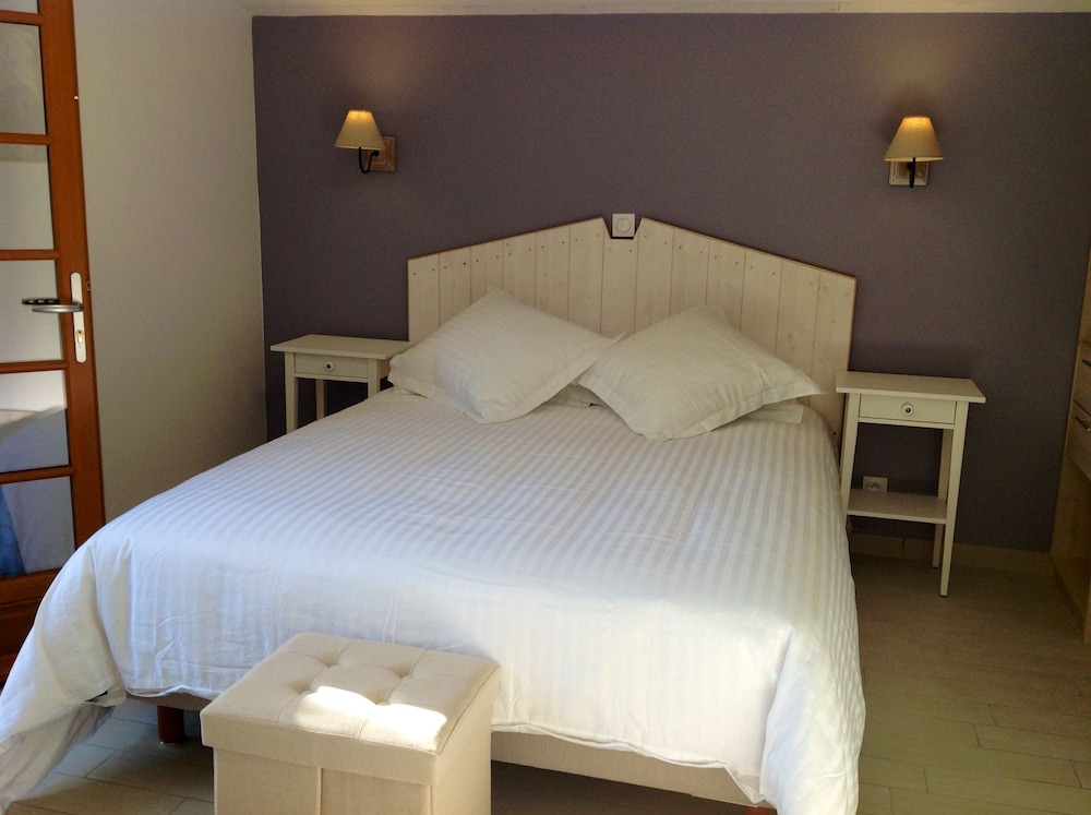 Double Room, Ground Floor (Bleu) photo 2