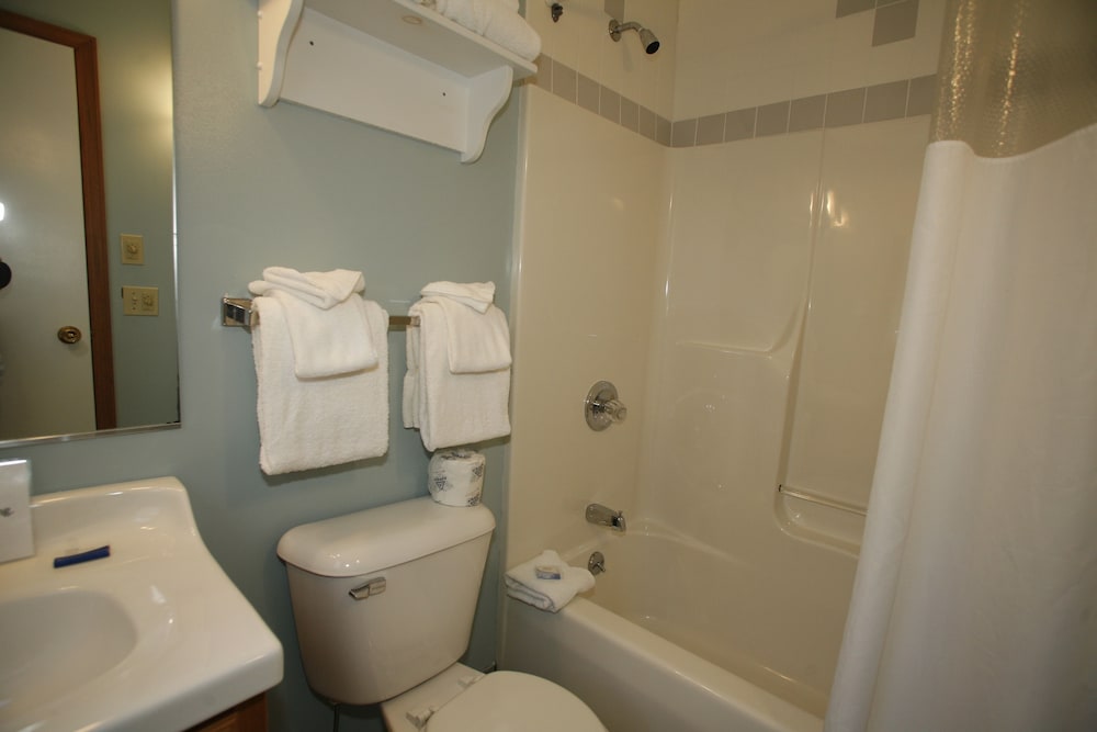 Standard Room, 2 Double Beds photo 3