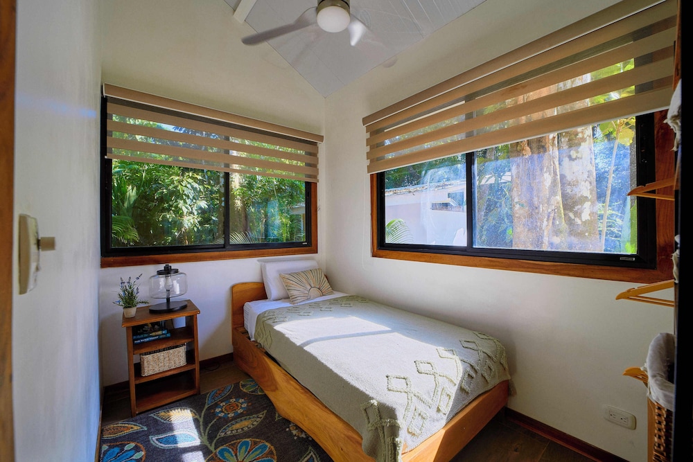 Deluxe Bungalow photo 3