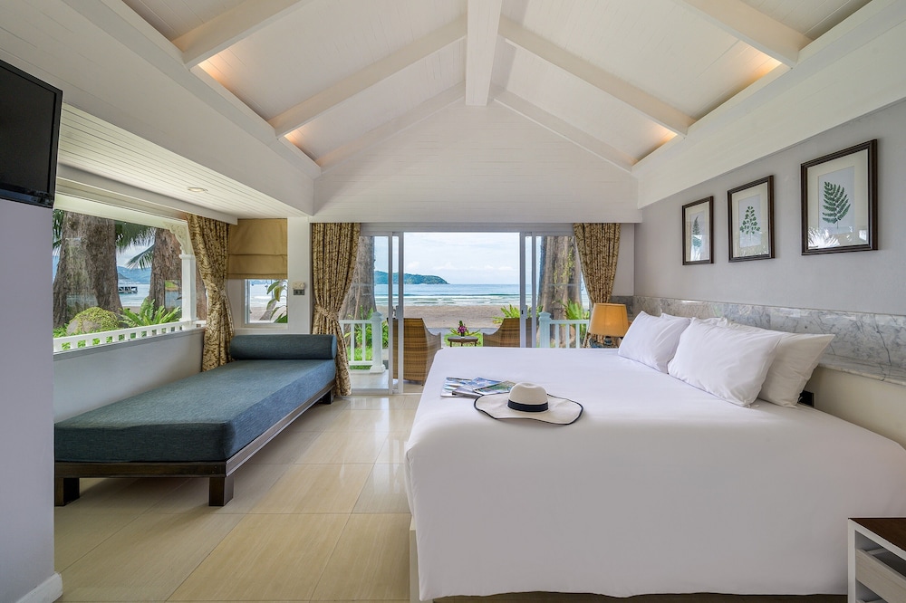 Beachfront Cottage - Photo 4