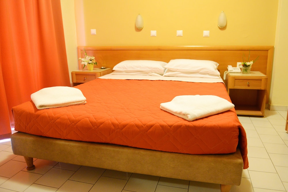 Double or Twin Room photo 3