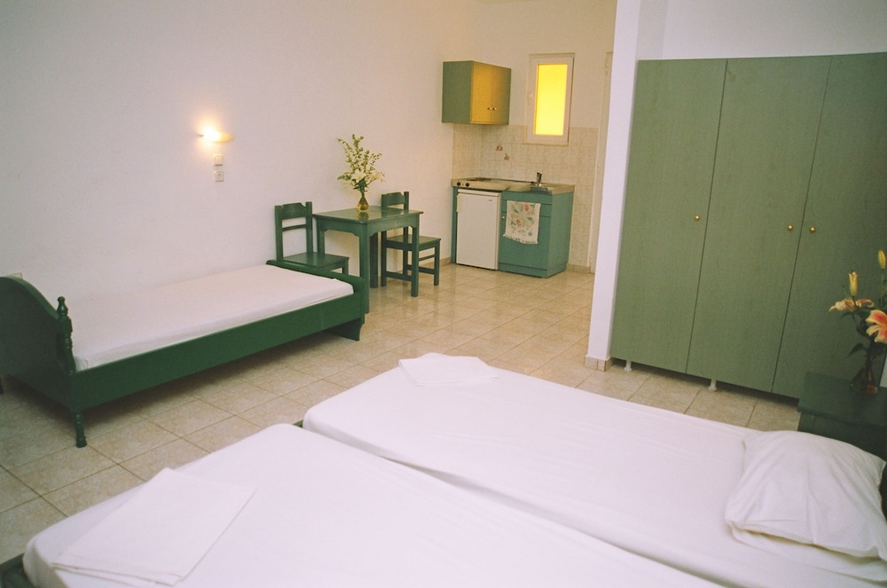 Studio, Garden View (for 3)