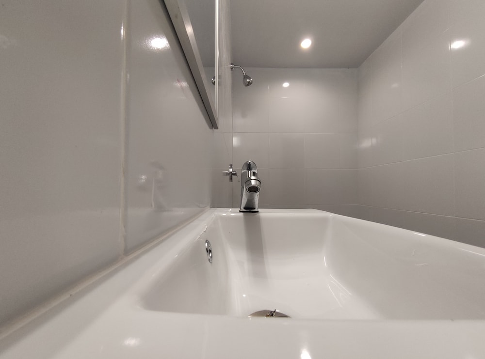 Standard Twin Room - Photo 12