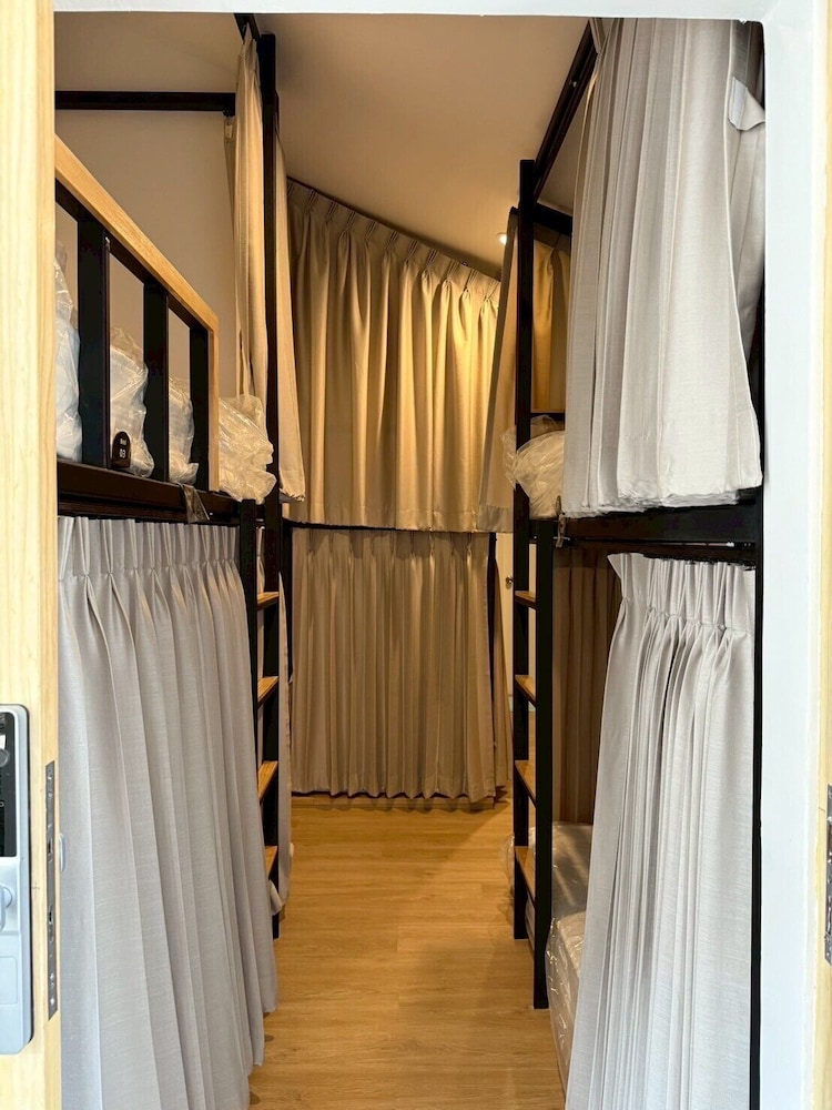 Economy Shared Dormitory, Mixed Dorm, Non Smoking, Air conditioning photo 3