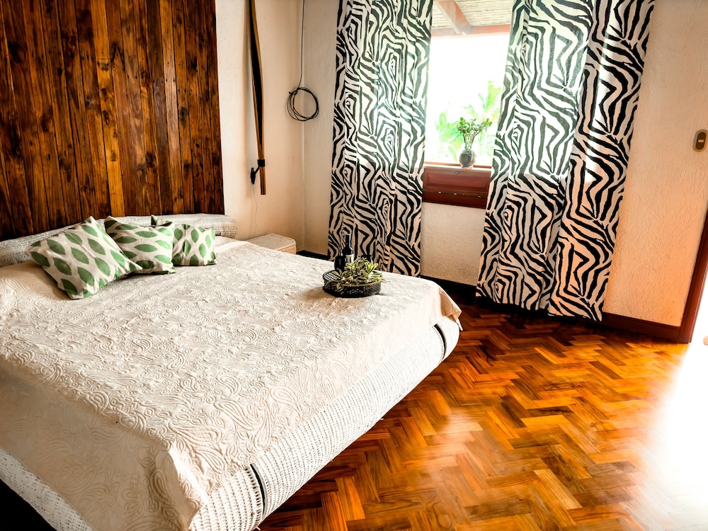 Superior Zimmer, 1 Kingsize-Bett, Poolblick, Am Pool gelegen