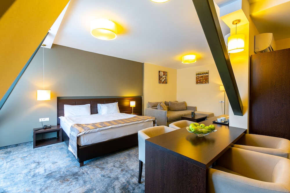 Golden Suite photo 2