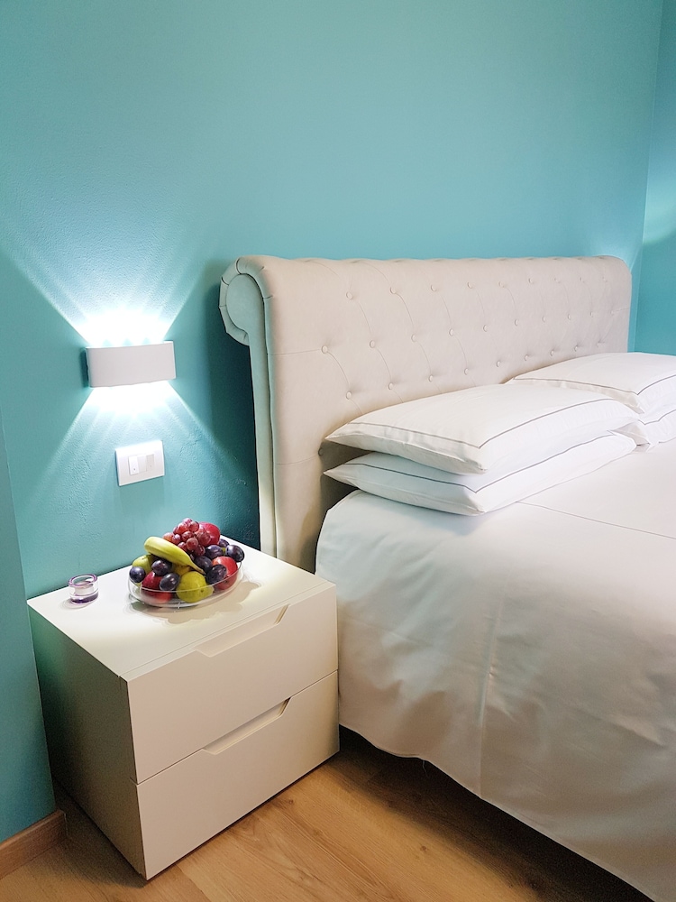 Deluxe Double Room, 1 King Bed, Garden View (Queen) photo 3