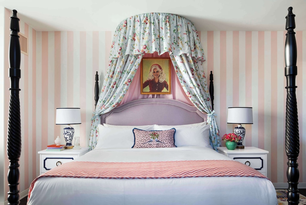 Junior Suite, 1 King Bed - Photo 5