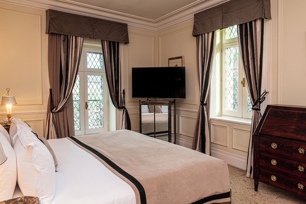 Suite, 1 King Bed - Photo 5