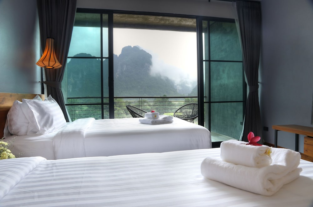 Premier Twin Room - Photo 4