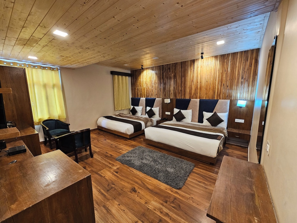 Premium Quadruple Room
