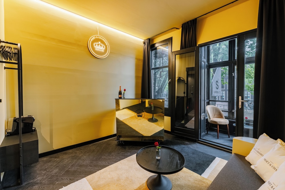 Deluxe Suite, Balcony, Canal View photo 3