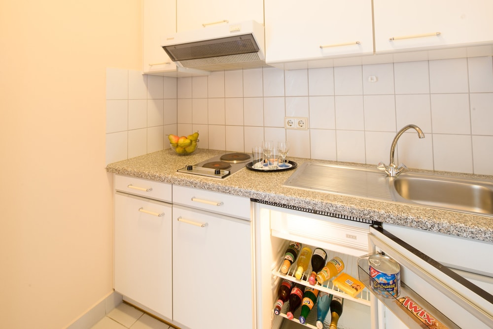Standard Room, 1 Double Bed, Kitchenette (Converts to 2 Twin Beds;with Sofabed) - Photo 5