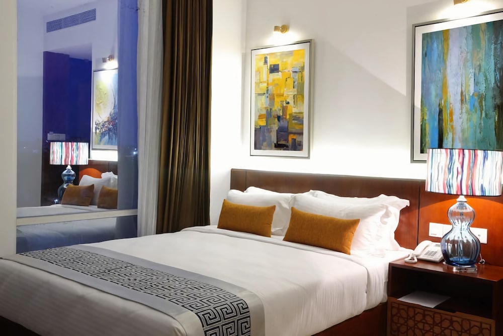 Deluxe King Room - Photo 1