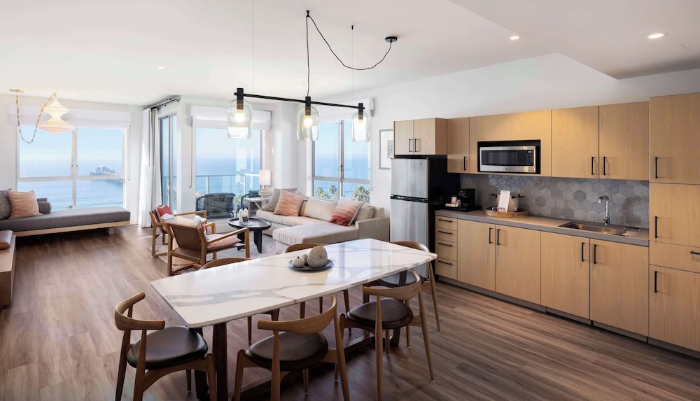 Suite, Accessible (Bohemian)