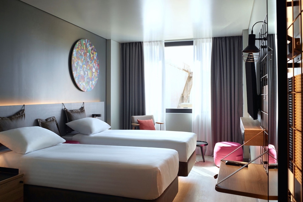 Room, 2 Twin Beds (View)