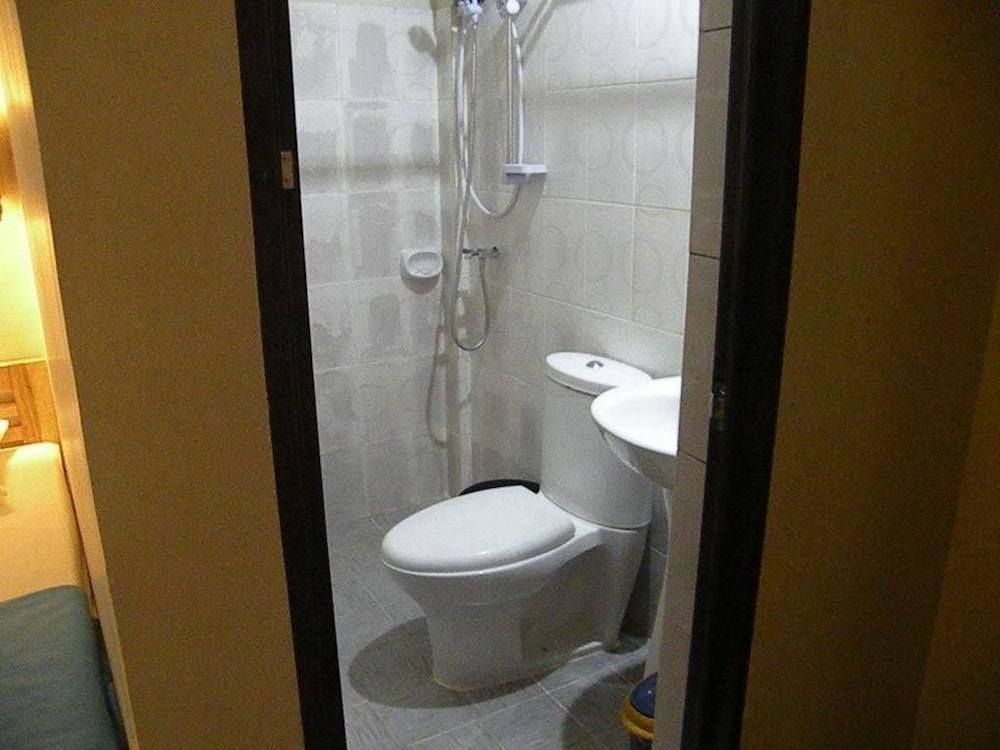 Standard Twin Room - Photo 5
