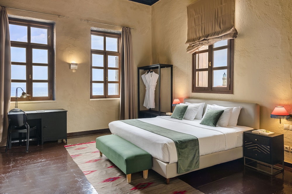 Superior Double Room, 1 King Bed, Sea View ( 2nd floor) photo 1