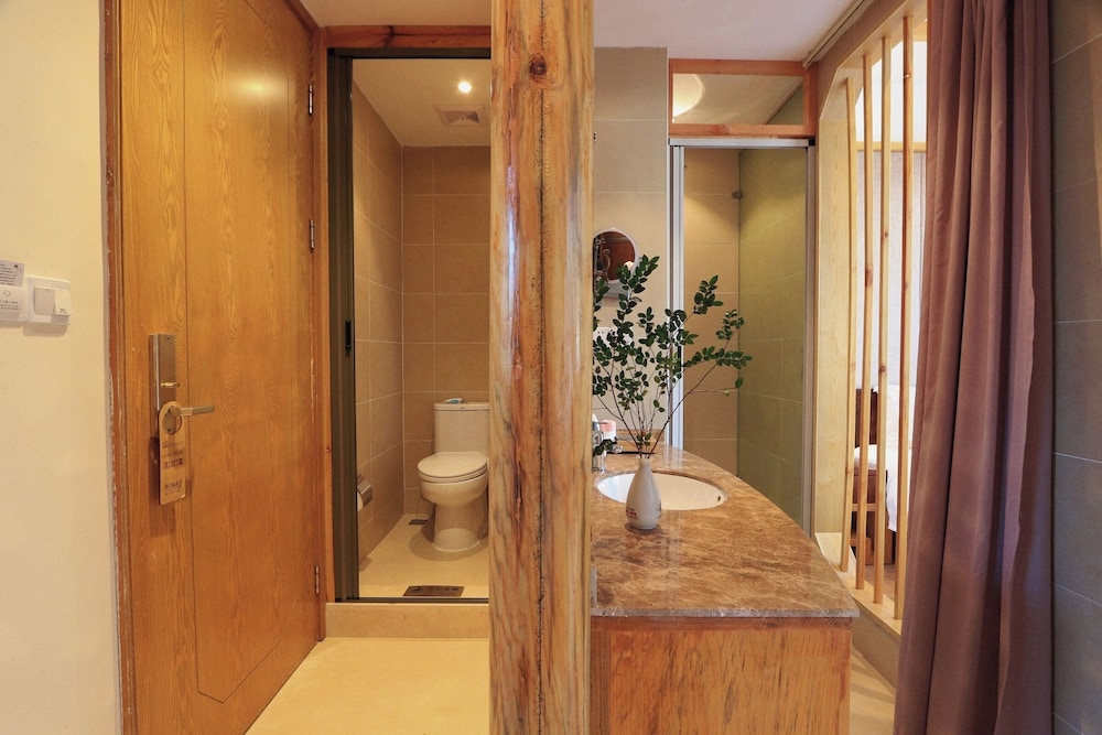 Suite, 2 Bedrooms, Courtyard View photo 3