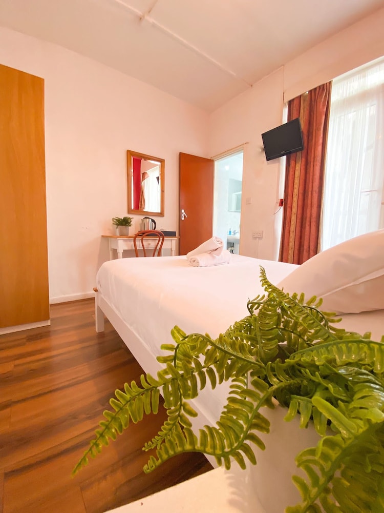 Standard Double Room, Private Bathroom photo 2