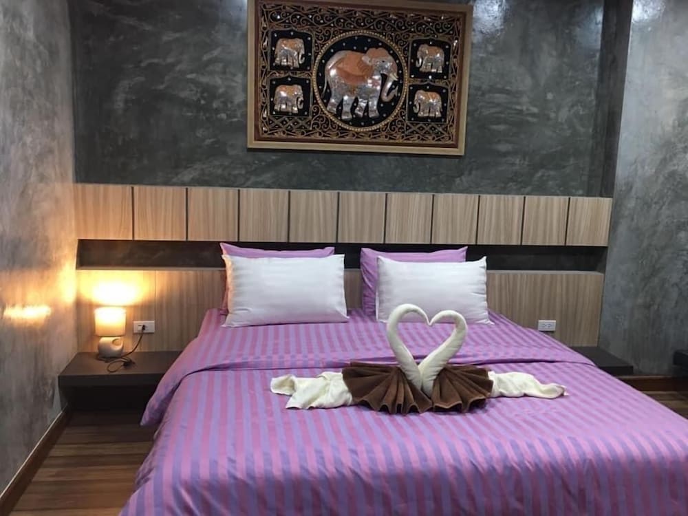 Standard King Room (Pet Friendly) photo 3