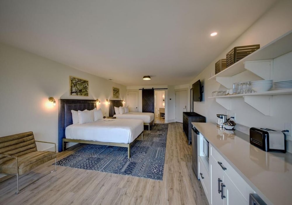 Studio, 2 Queen Beds - Photo 2